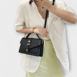 Lora. - Classic Shoulder Bag