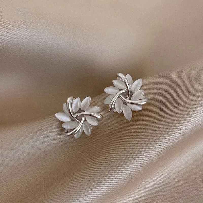 Elegant Gold Earrings with Exquisite Opal Flower Designs