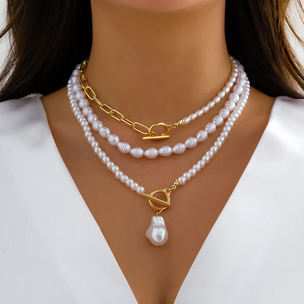 Vintage Pearl Necklace in Multi-Layer Design